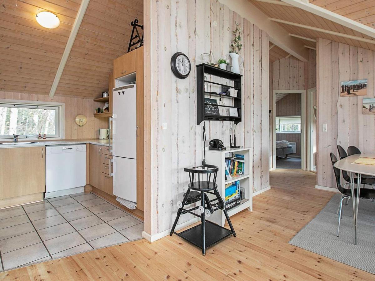 Four-Bedroom Holiday Home In Vaeggerlose 8 Bøtø By Exterior foto